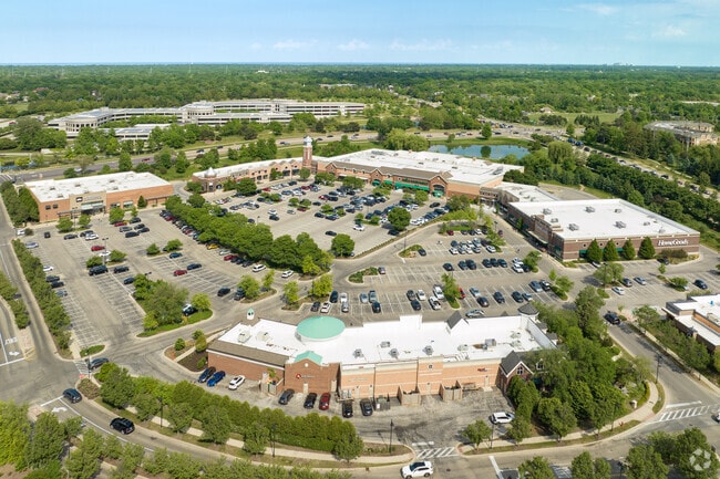 Willow Festival Shopping Center has many great retail and dining options in Northbrook.