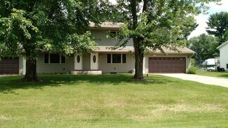 N2724 Duvenick Ln, Waupaca, WI 54981