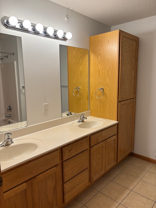 3632 Calvert Rd unit 201, La Crosse, WI 54601 - photo 5