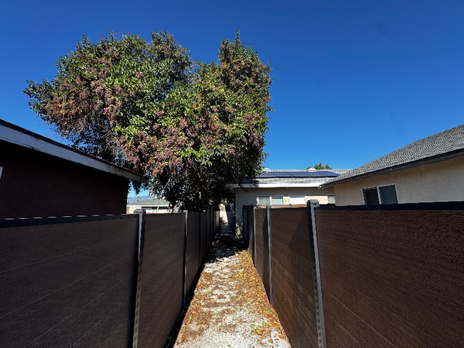 276 E 2nd St, San Bernardino, CA 92408 - photo 7