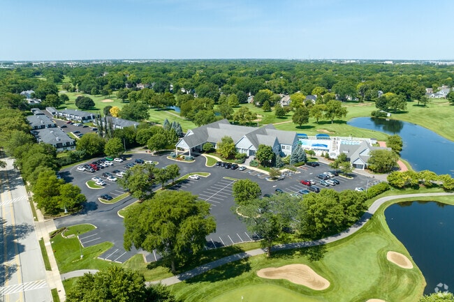 Cress Creek Country Club rests on gorgeous greens and provides an array of amenities.