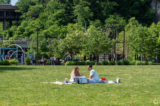 Lincoln Harbor Park in Weehawken has a big green field that is perfect for picnics.