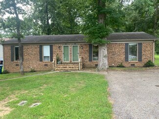 1316 Diuguid Dr, Murray, KY 42071