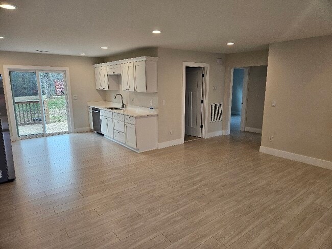 2044 Sandy Ford Rd unit 2044 Sandy Ford Rd, Chesnee, SC 29323 - photo 2