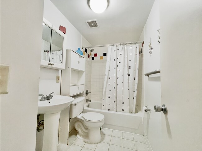 3434 10th St unit 1, Astoria, NY 11106 - photo 6