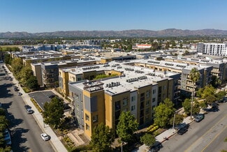 21201 Kittridge St, Woodland Hills, CA 91303