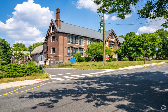 Tuscan Elementary School is a highly regarded school by Niche.