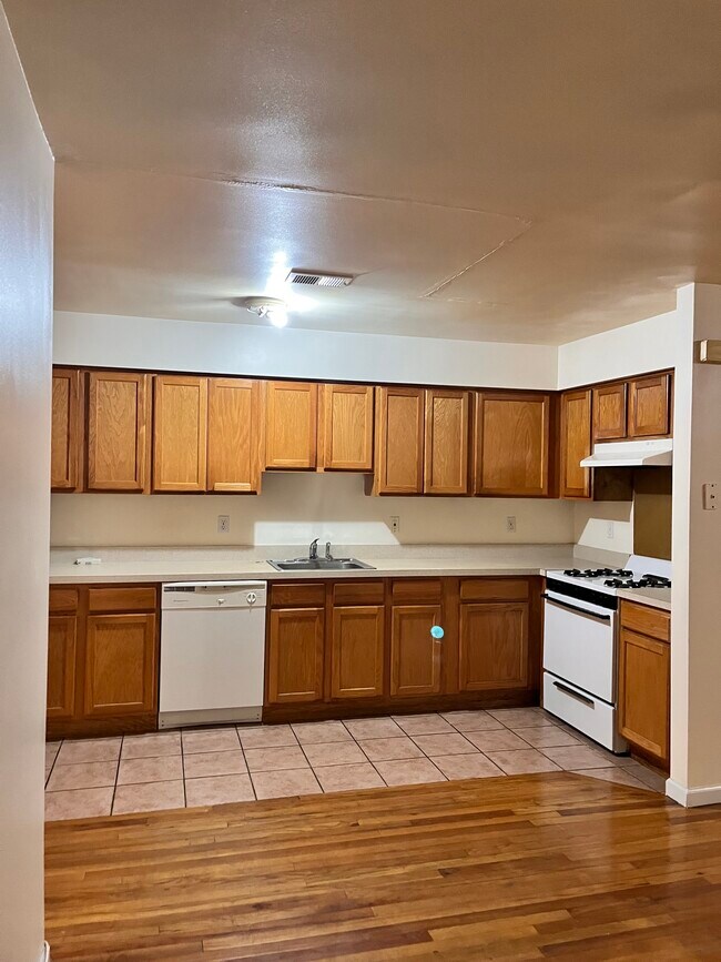 318 Magnolia Ave unit 2, Elizabethport, NJ 07206 - photo 7