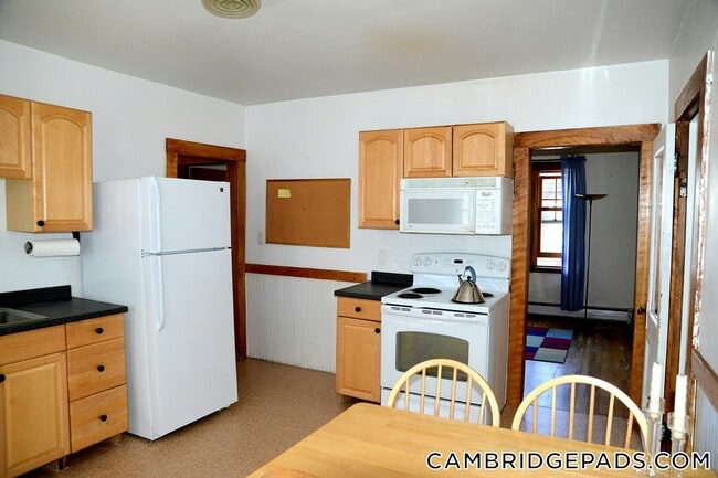 8 Adams Terrace unit 2, Cambridge, MA 02138 - photo 4