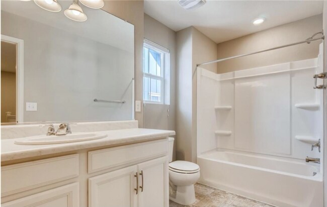 11209 E 25th Dr, Aurora, CO 80010 - photo 3