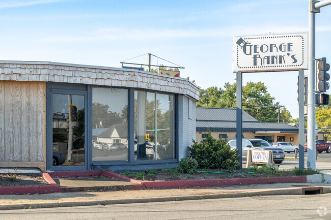 For a night out, George Rank’s is a uniquely circular neighborhood bar with regular live music.