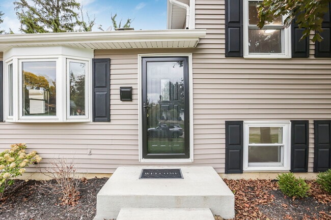 1062 Oberlin Dr, Columbus, OH 43221 - photo 3