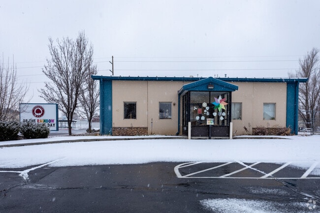 Nahunta Hall is located in the Lindon neighborhood.