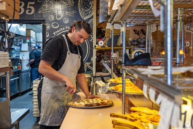 Franks Pizza and Pasta has been a staple in the community for all things Italian since 1985.