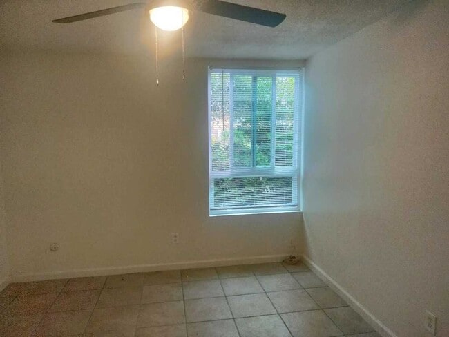 279 Moss St unit Villa Campestre Unit, Chula Vista, CA 91911 - photo 7