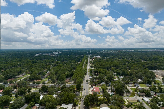 Tatemville offers quick access to all the area's amenities and attractions.