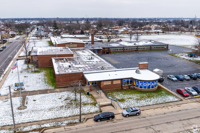 Lincoln Elementary School has a blacktop for students to play on.