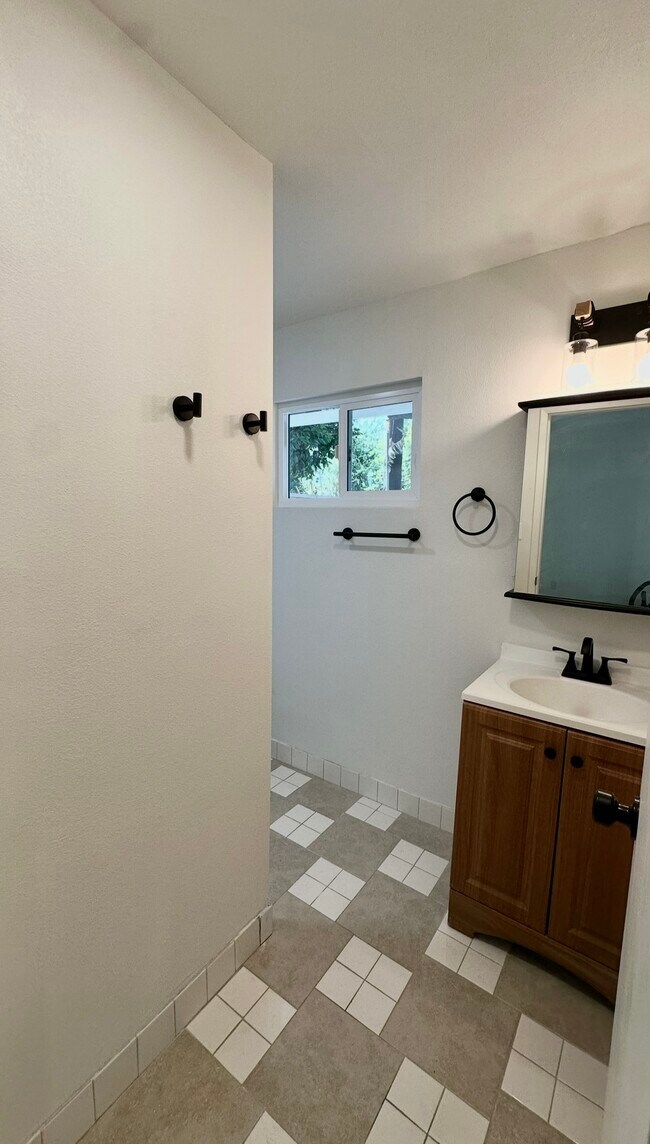 2721 W Olive Ave unit A, Fullerton, CA 92833 - photo 5