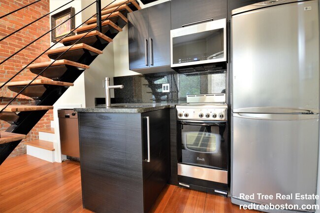 1700 Beacon St, Brookline, MA 02445 - photo 3