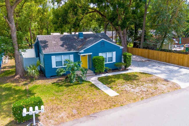 2008 Page Ave unit Main House, Orlando, FL 32806 - photo 6