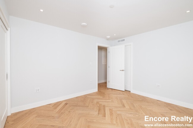 12 Commonwealth Ave unit 505, Boston, MA 02116 - photo 6