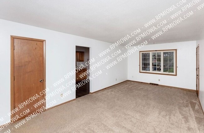 217 Loomis Ave, Des Moines, IA 50315 - photo 4