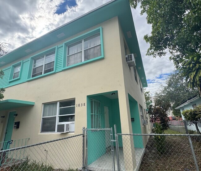 1838 NW 1st Place unit 2, Miami, FL 33136 - photo 3