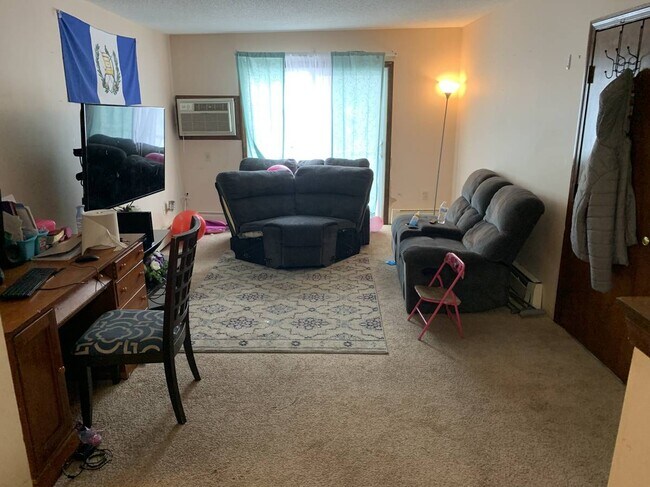 73 Manchester St unit 2, Leominster, MA 01453 - photo 6