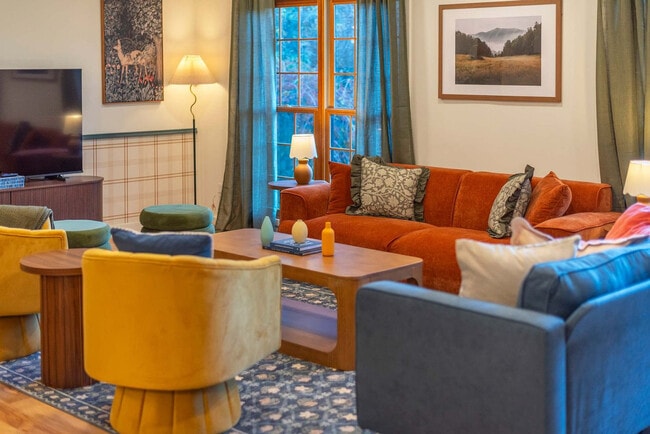 32 Whitaker View Rd unit ID1352405P, Fairview, NC 28730 - photo 3