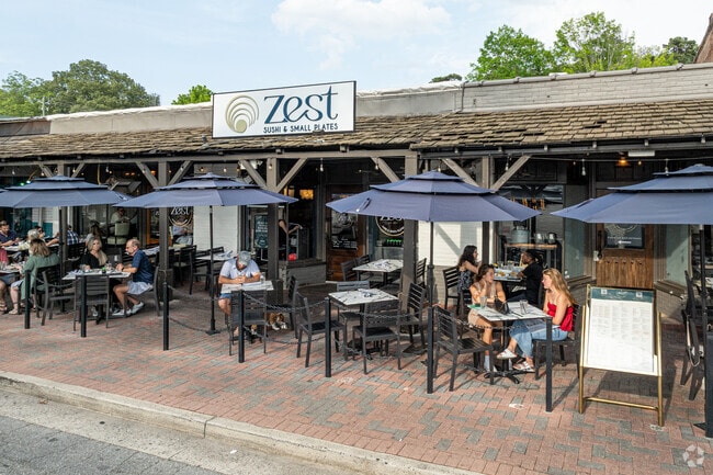 Zest is a chic downtown Roswell restaurant with a raw bar that serves sushi near Litchfield.