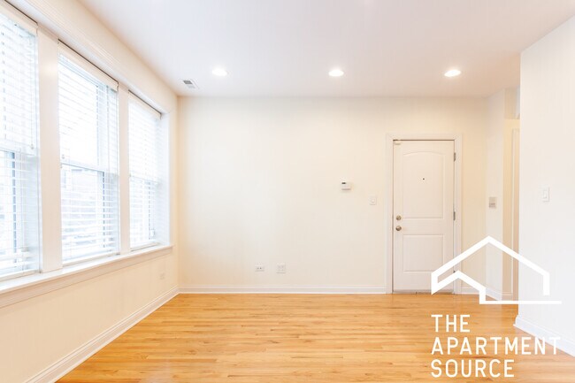 1636 W Grace St unit 1, Chicago, IL 60613 - photo 7