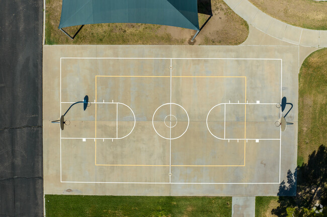 Ocotillo Elementary School includes many amenities including basketball courts.