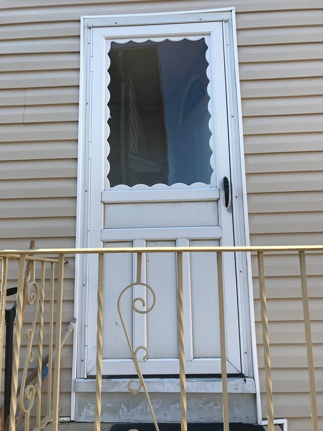 121 Washington Ave unit Efficiency Apartment, Mineola, NY 11501 - photo 2