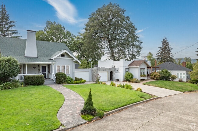 Laurelwood homes vary in style and were typically built between 1921 and 1958.