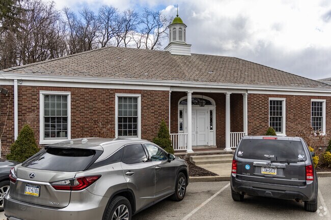 North Hills Library serves the residents of Glenshaw and the surrounding area.