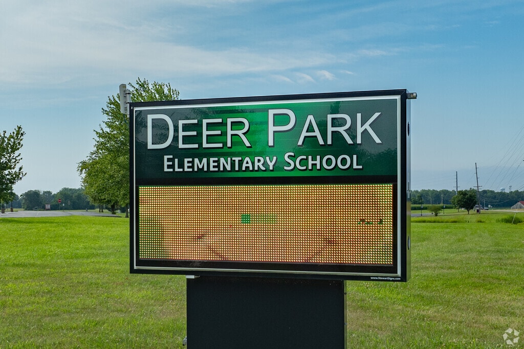 Deer Park Elementary School is an above average, public school located in OWENSBORO, KY.