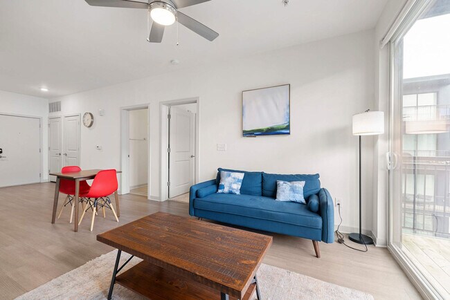 633 E Main St unit ID1031630P, Louisville, KY 40202 - photo 5