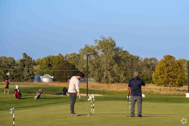 The Prairie Bluff Public Golf Course near Lewis University features an 18-hole course.