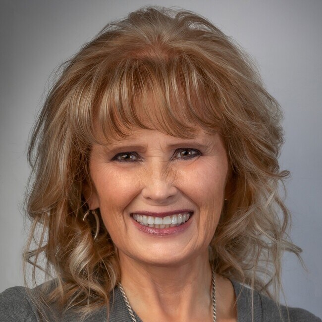 Marlene Castagna Real Estate Agent in Woodstock, IL