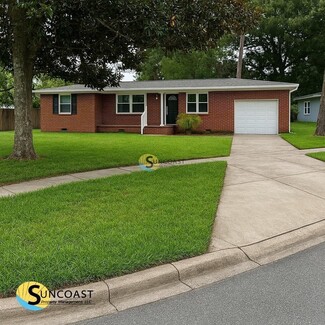 3235 Holly Berry Ln, Jacksonville, FL 32277