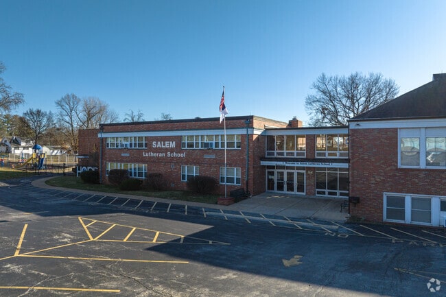 Salem Lutheran School has a teacher to student ratio of 17 to 1.