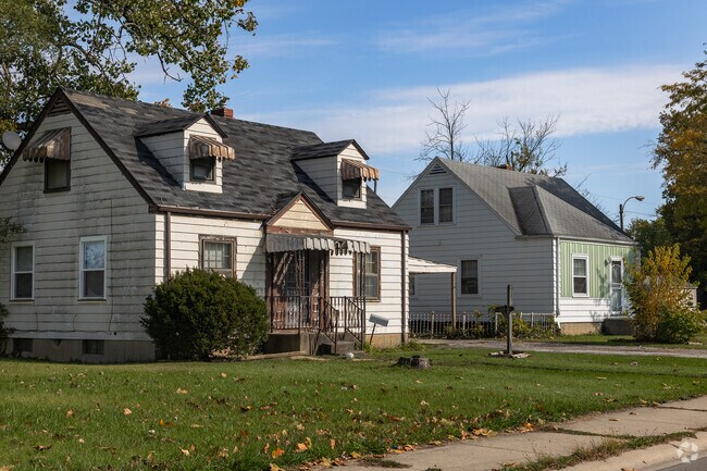 Anthony Wayne has homes of all ages and architectural style in Fort Wayne.