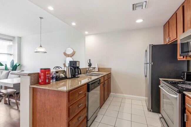 925 Common St unit ID1266926P, New Orleans, LA 70112 - photo 4