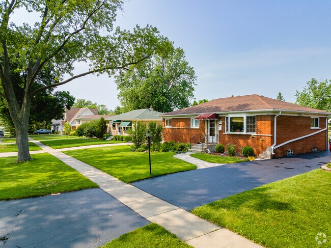 Brick ranch homes are a very popular style in Hatlen Heights.