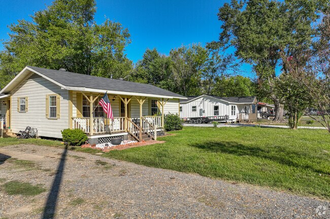Ranch style homes are common in Greenwood.