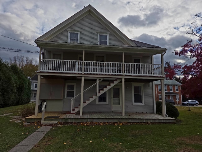 210 E Pine St unit Lower Back, Selinsgrove, PA 17870 - photo 3