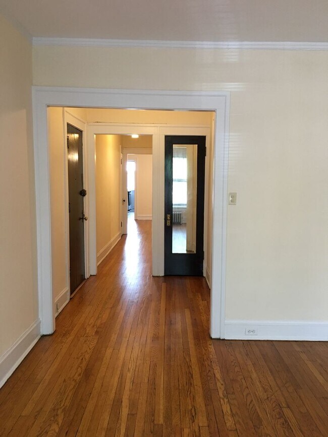 Ardmore Winthrop Properties- 5752-58 N Winthrop Ave., Chicago, IL 60660 - photo 4