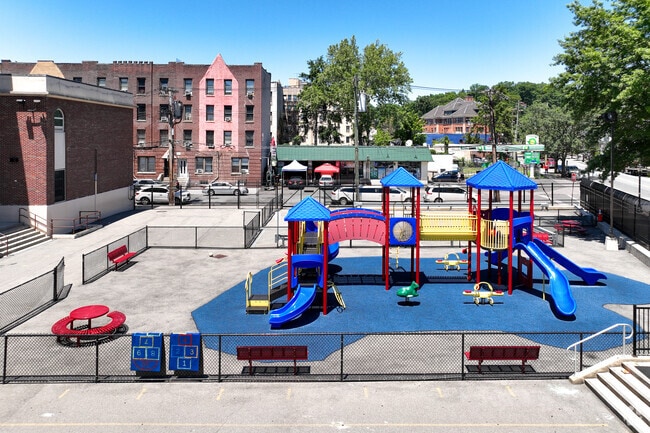 Las Hermanas Mirabal Community School has a playground for students.