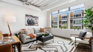 3925 N Sheridan Rd, Chicago, IL 60613