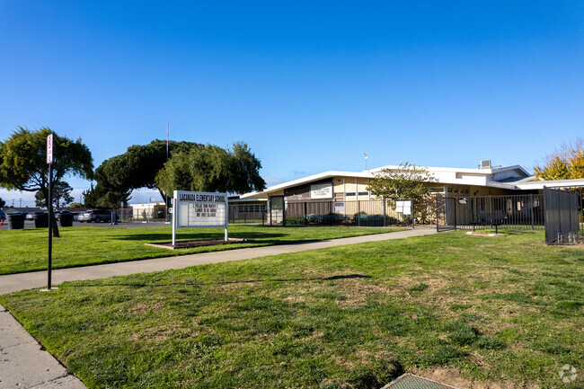 La Canada Elementary School is a walkable school.